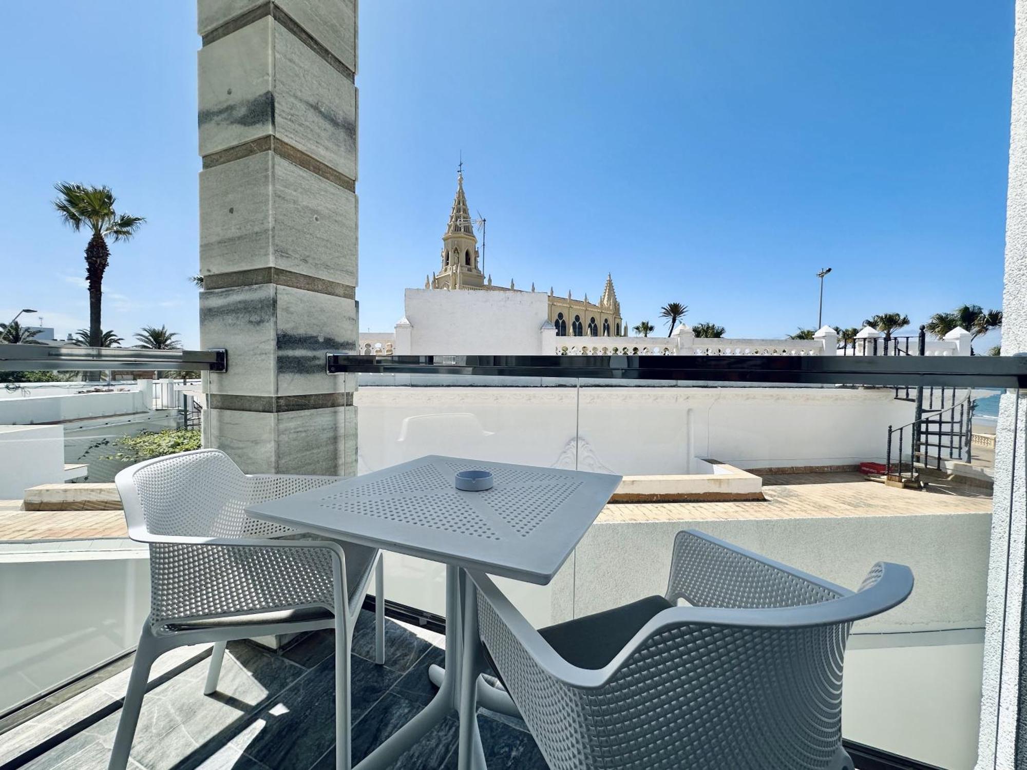 Marina Luz Apartahotel 2*